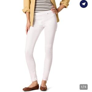 Amazon Essentials pull on white jeggings. NWT